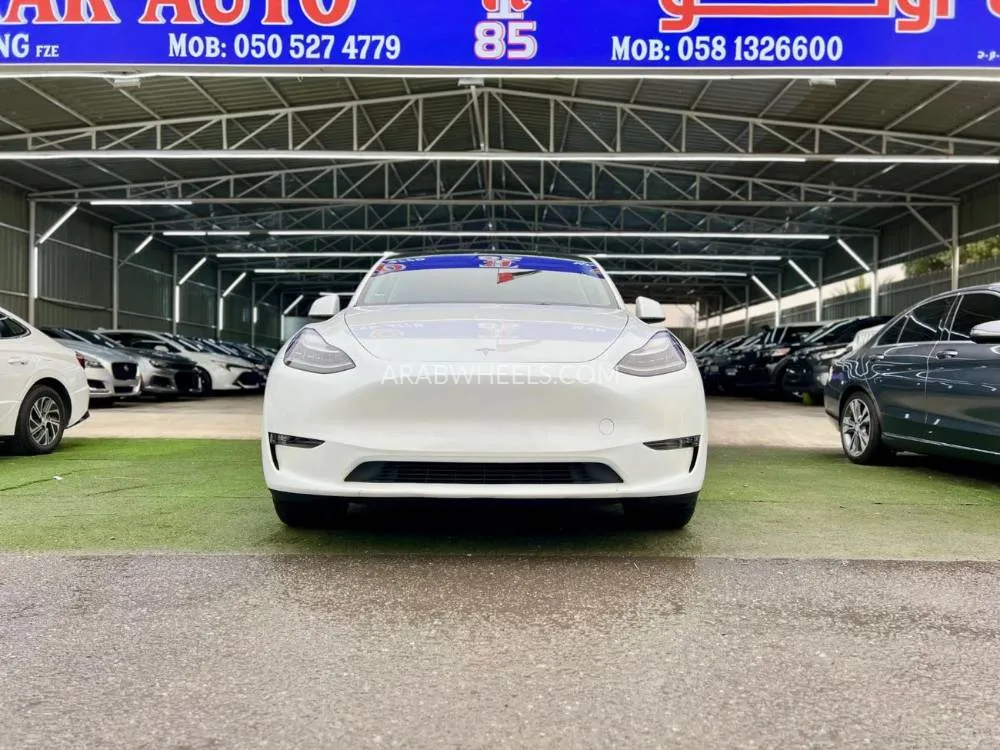 Tesla Model Y 2023 for Sale in Ajman Image-7