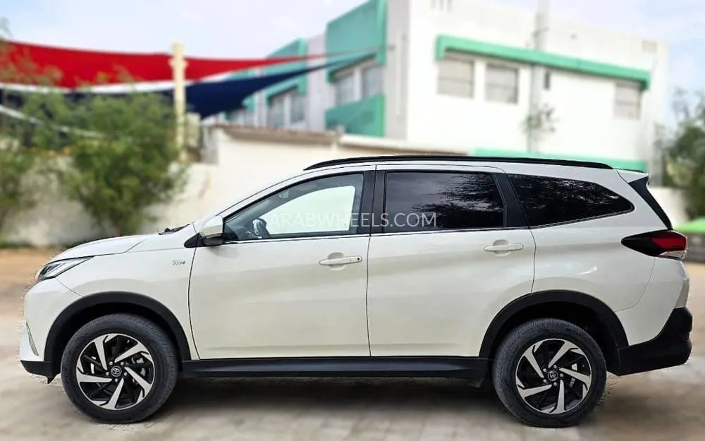 Toyota Rush 2023 for Sale in Dubai Image-5