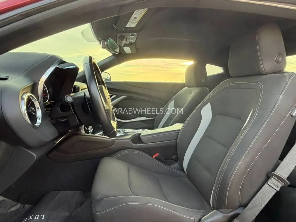 Chevrolet Camaro 2023 for Sale in Sharjah Image-9