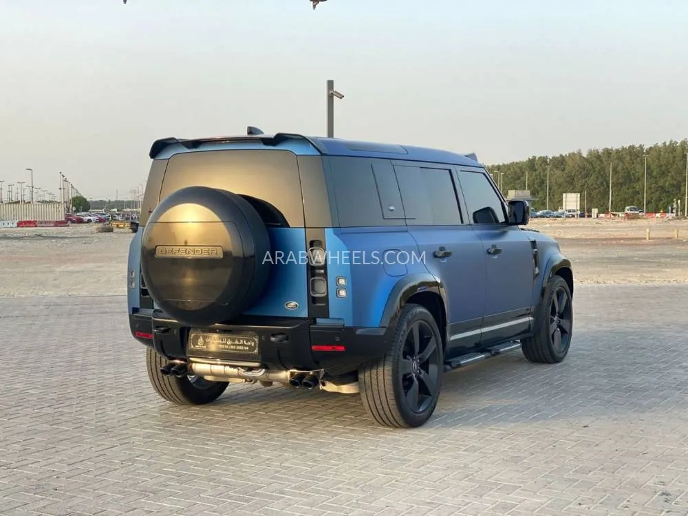 Land Rover Defender 2023 for Sale in Sharjah Image-9