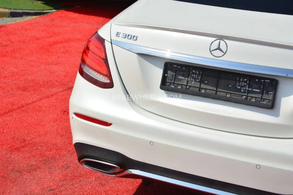 Mercedes Benz E Class 2017 for Sale in Sharjah Image-10