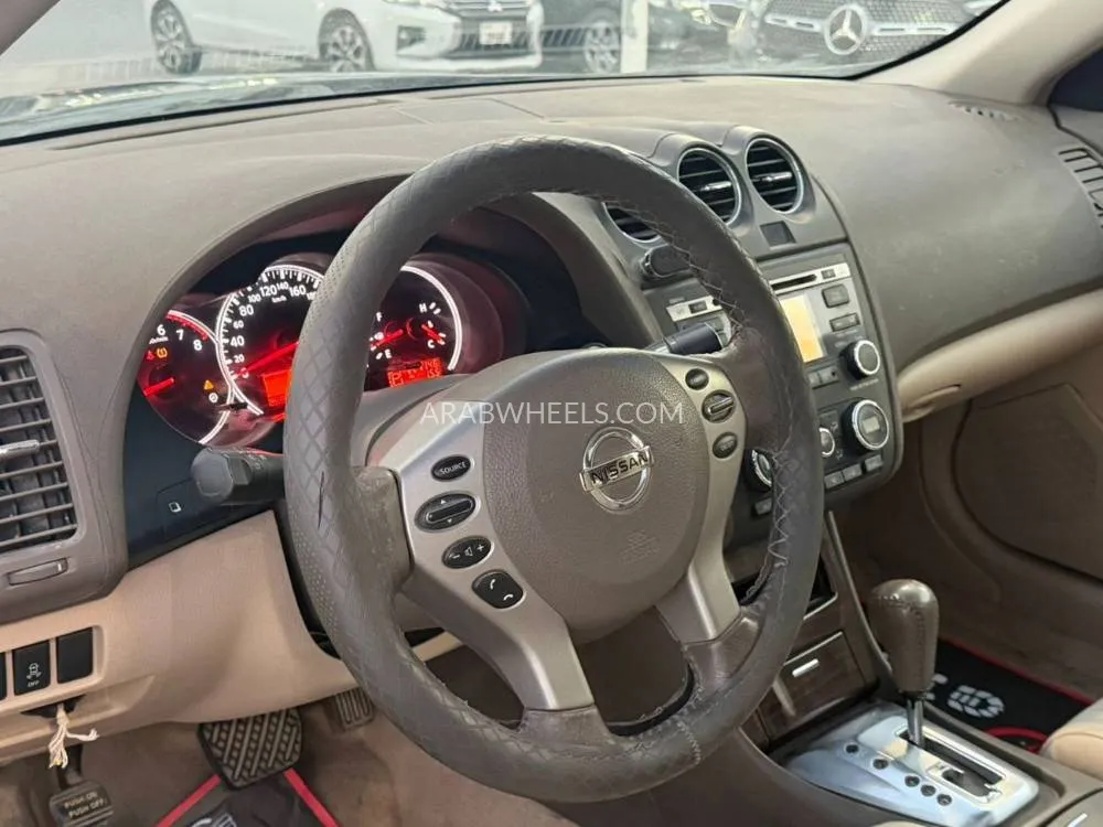 Nissan Altima 2011 for Sale in Sharjah Image-7