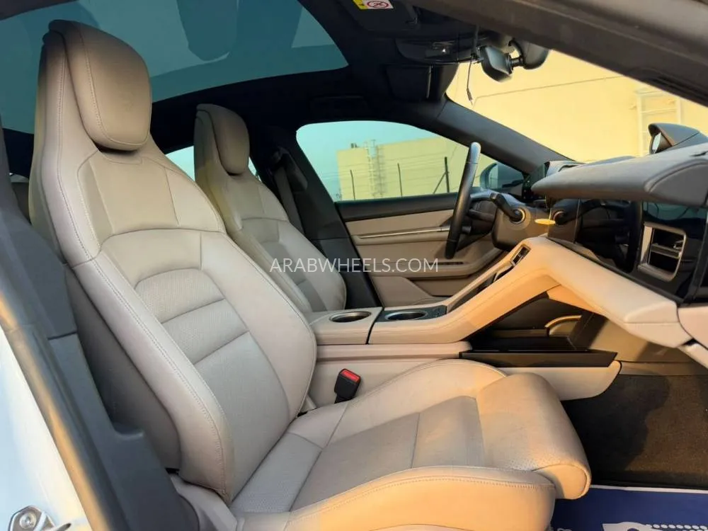 Porsche Taycan 2022 for Sale in Sharjah Image-9