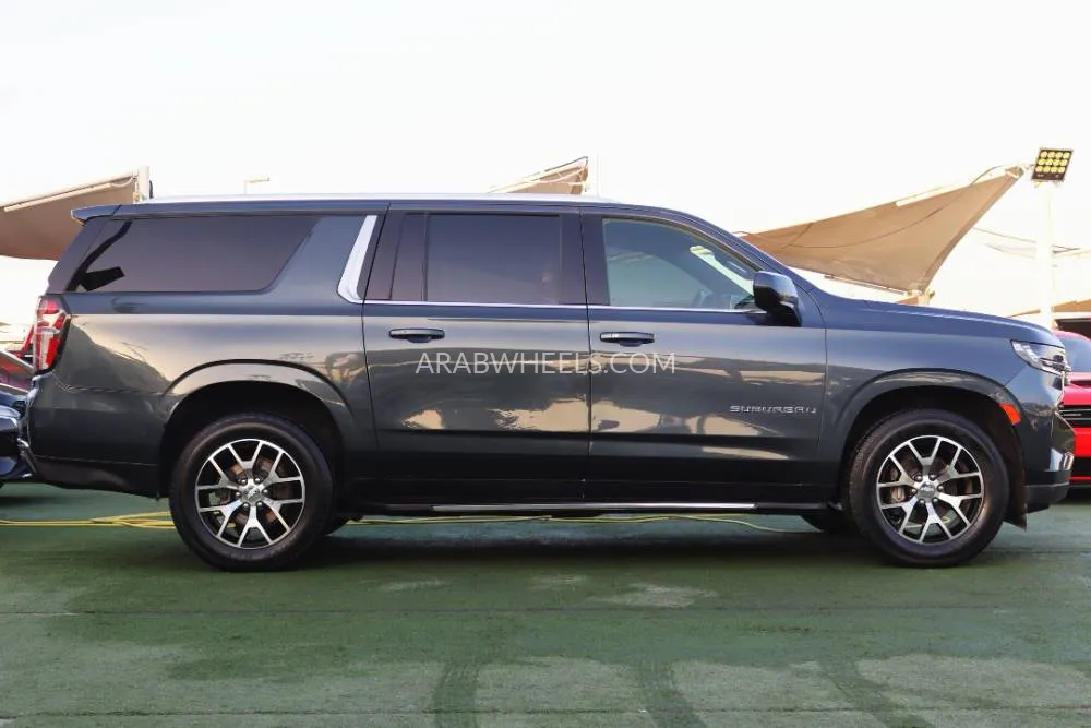 Chevrolet Suburban 2021 for Sale in Sharjah Image-3
