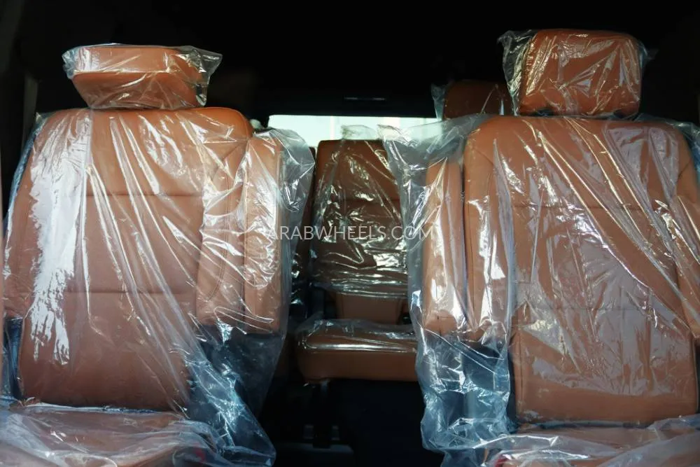 Chevrolet Suburban 2021 for Sale in Sharjah Image-9