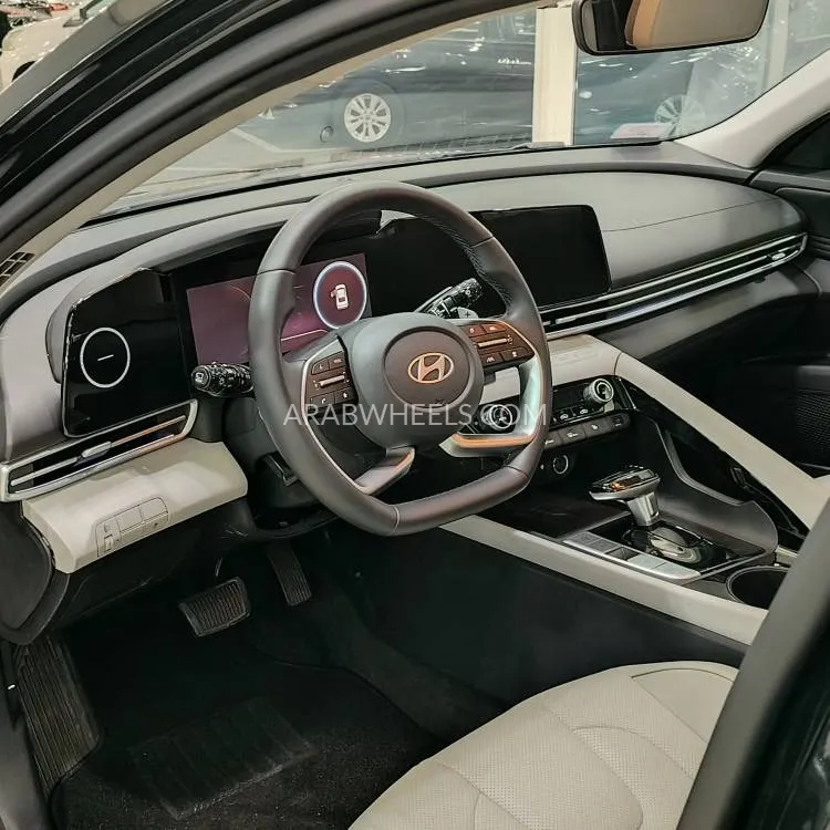 Hyundai Elantra 2024 for Sale in Sharjah Image-13