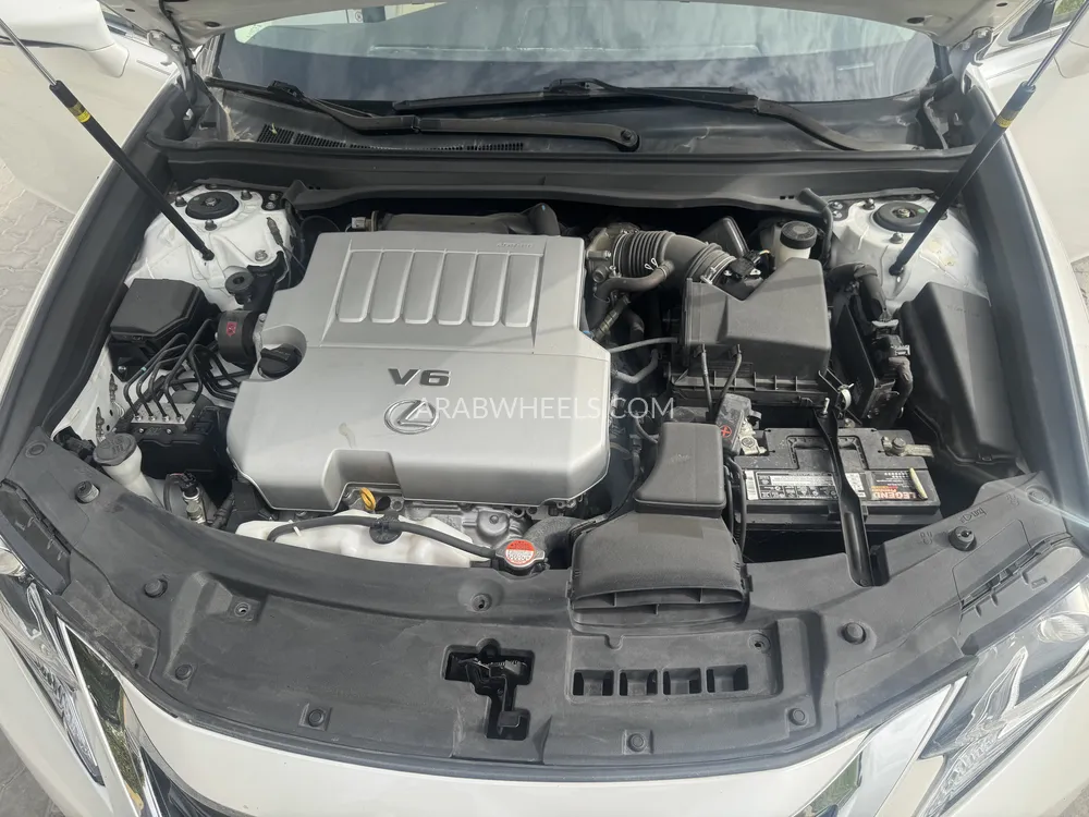 لكزس ES 2016 for Sale in الشارقة Image-9