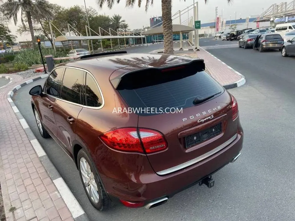 Porsche Cayenne 2011 for Sale in Ajman Image-8