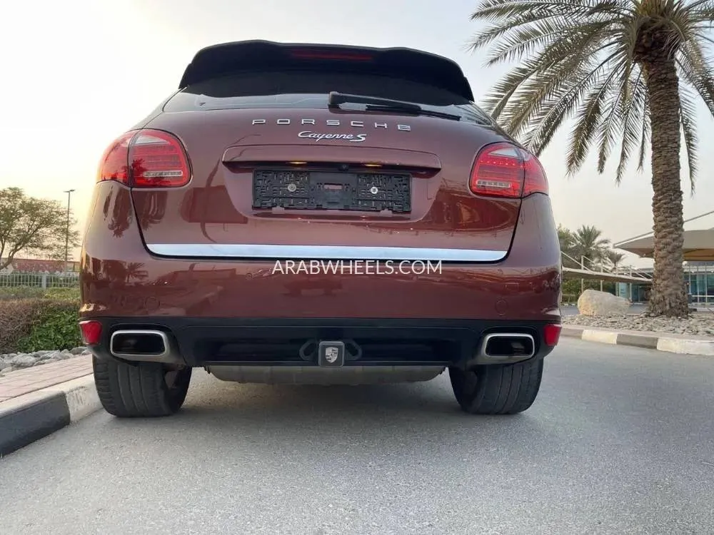 Porsche Cayenne 2011 for Sale in Ajman Image-9