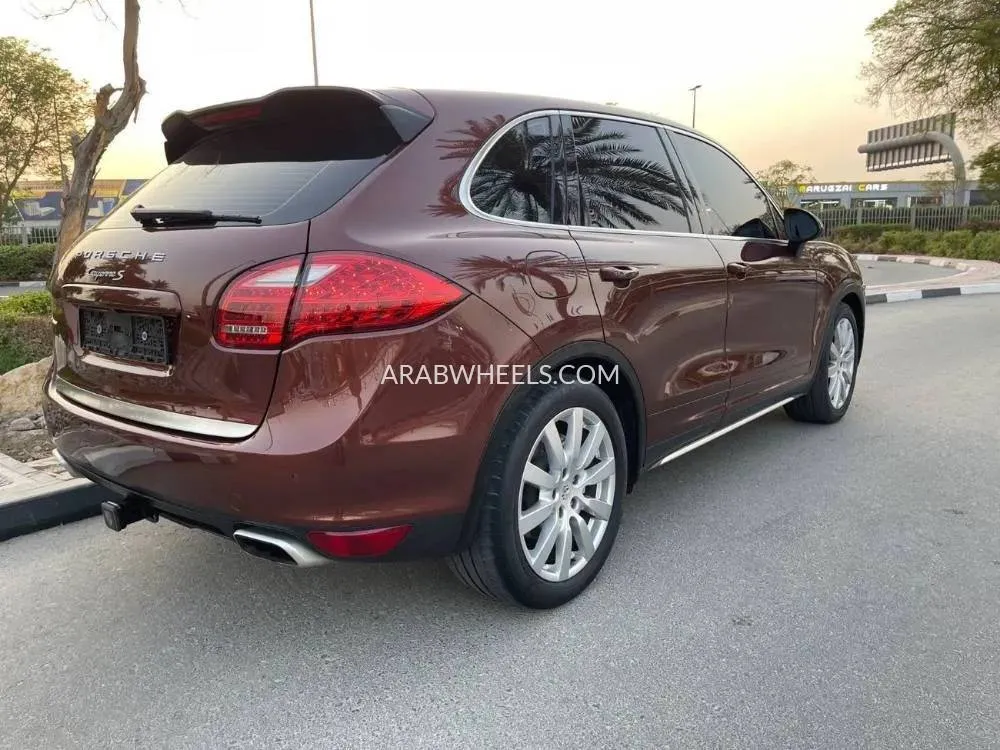 Porsche Cayenne 2011 for Sale in Ajman Image-12