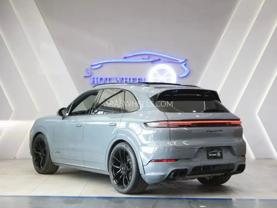 Porsche Cayenne 2025 for Sale in Dubai Image-2