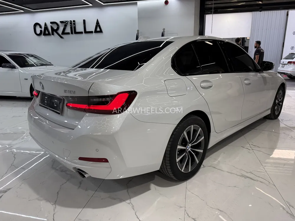 بي إم دبليو الفئة الثالثة 2025 for Sale in دبي Image-4