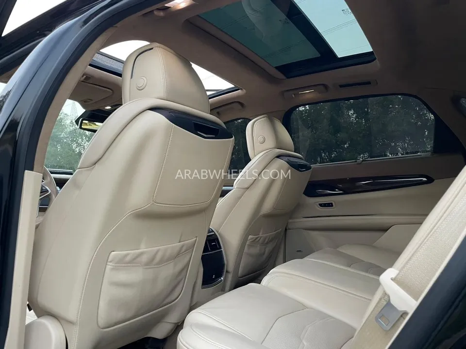 Cadillac CT6 2017 for Sale in Fujairah Image-7