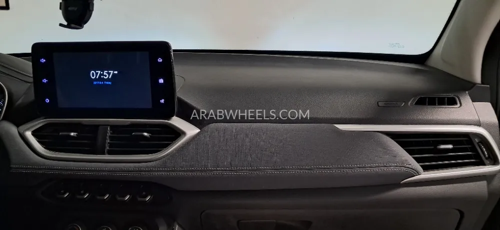 Chevrolet Captiva 2021 for Sale in Dubai Image-8