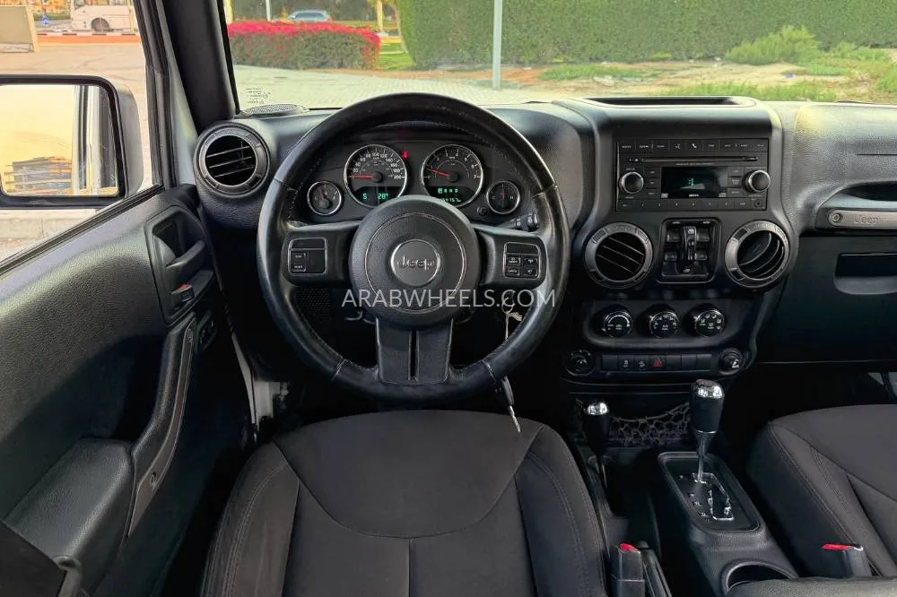Jeep Wrangler 2018 for Sale in Dubai Image-11