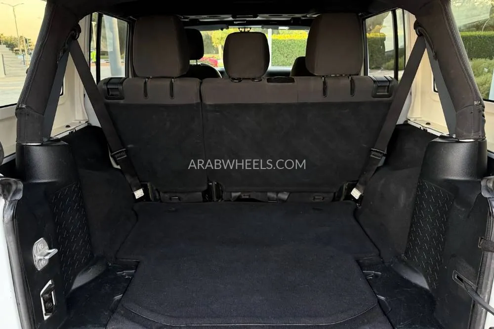 Jeep Wrangler 2018 for Sale in Dubai Image-13