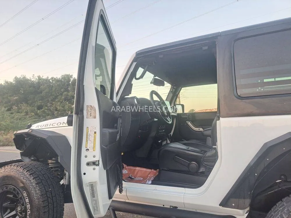 جيب رانجلر 2015 for Sale in الشارقة Image-7