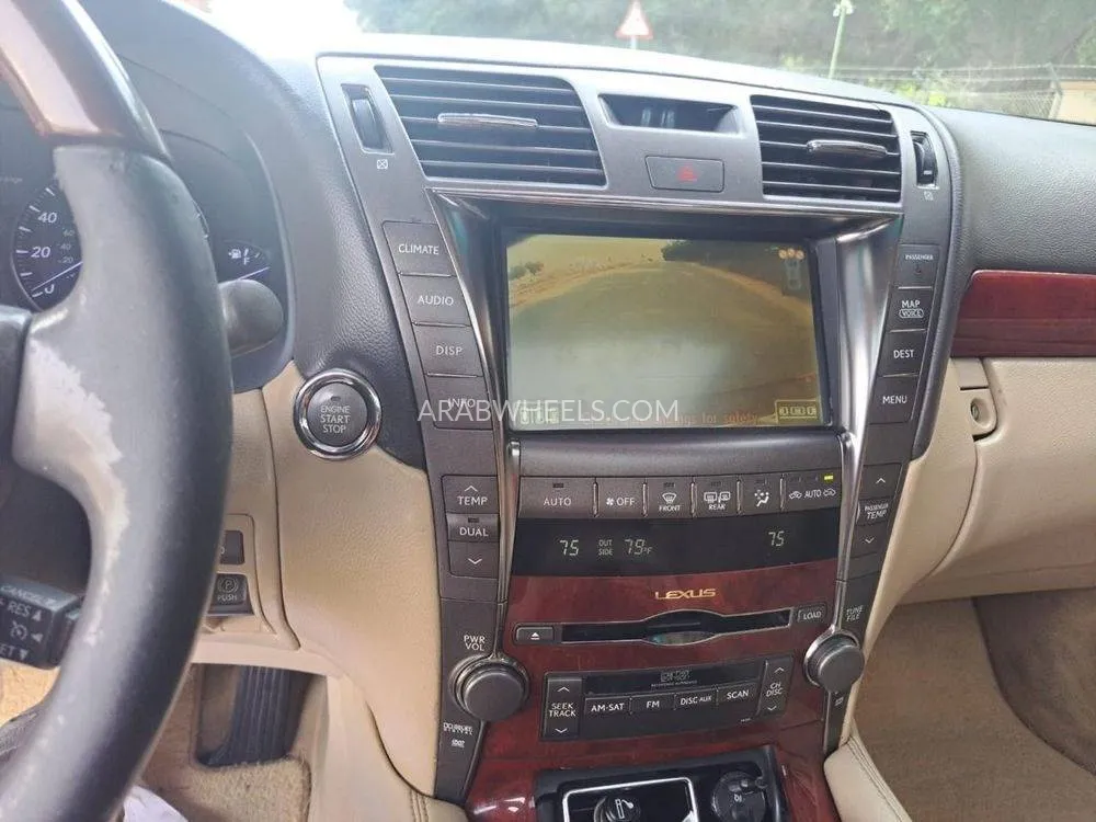 لكزس LS 2007 for Sale in الشارقة Image-11