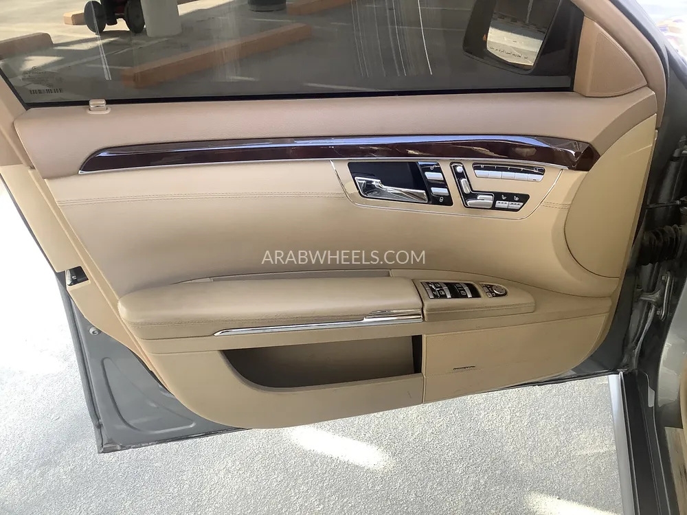 مرسيدس بنز كلاس S 2011 for Sale in أبو ظبي Image-8