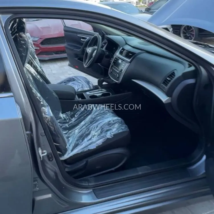 Nissan Altima 2017 for Sale in Dubai Image-7