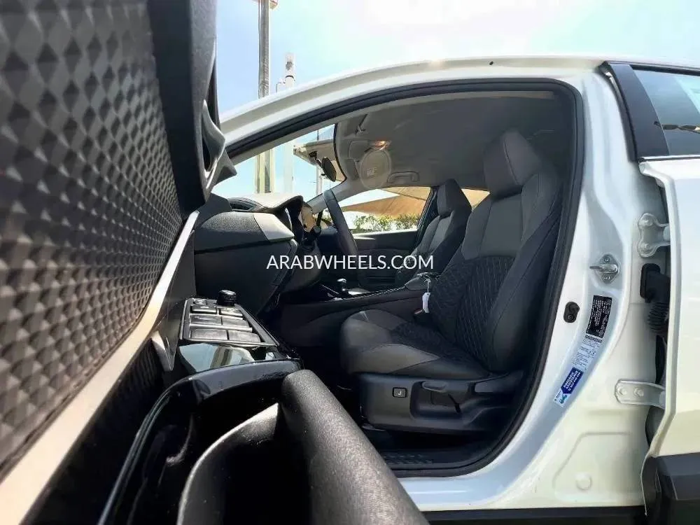 Toyota C-HR 2022 for Sale in Sharjah Image-5