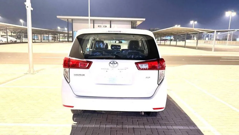 Toyota Innova 2018 for Sale in Sharjah Image-5