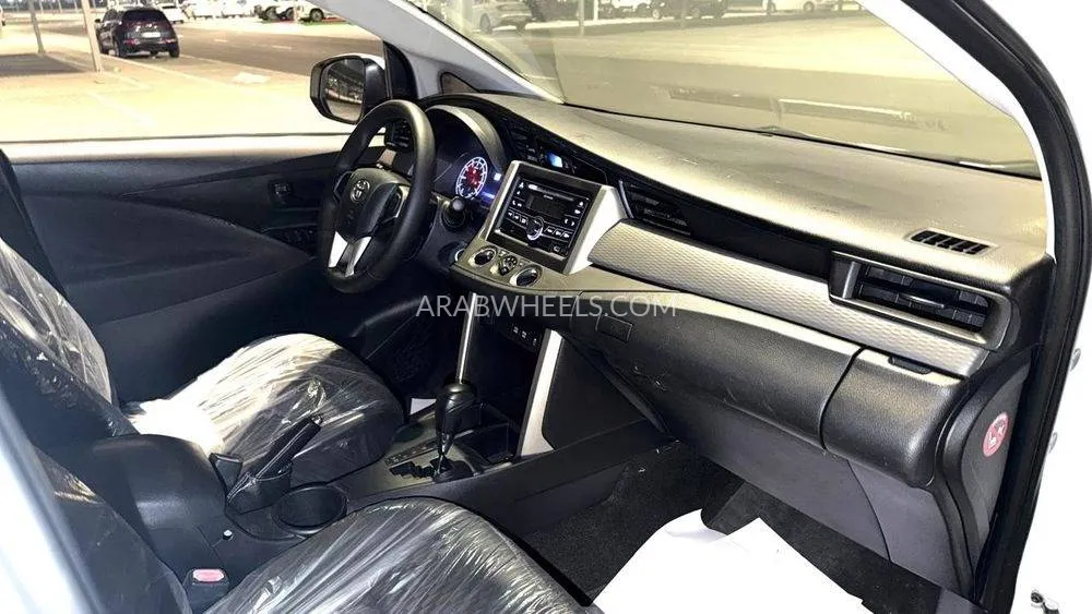 Toyota Innova 2018 for Sale in Sharjah Image-11