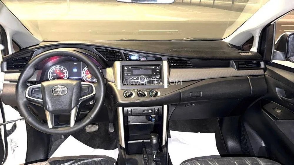 Toyota Innova 2018 for Sale in Sharjah Image-12