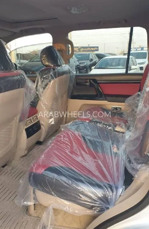 تويوتا لاند كروزر 2012 for Sale in دبي Image-11