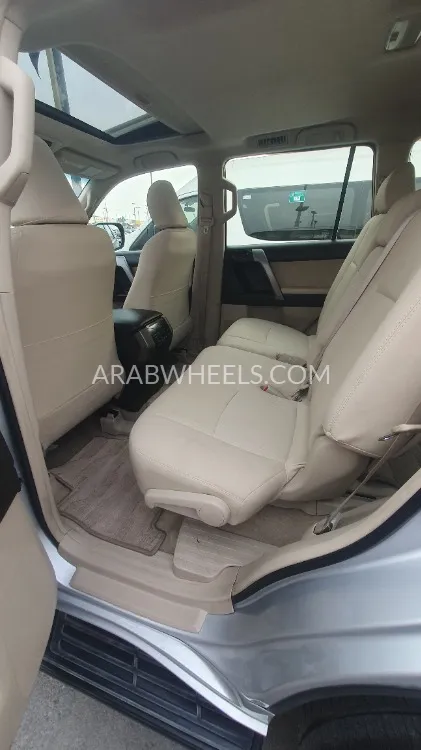 Toyota Land Cruiser Prado 2012 for Sale in Sharjah Image-6