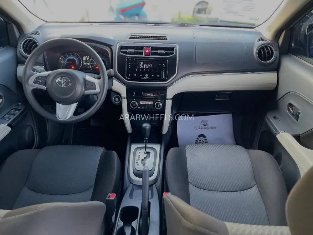 Toyota Rush 2023 for Sale in Sharjah Image-7