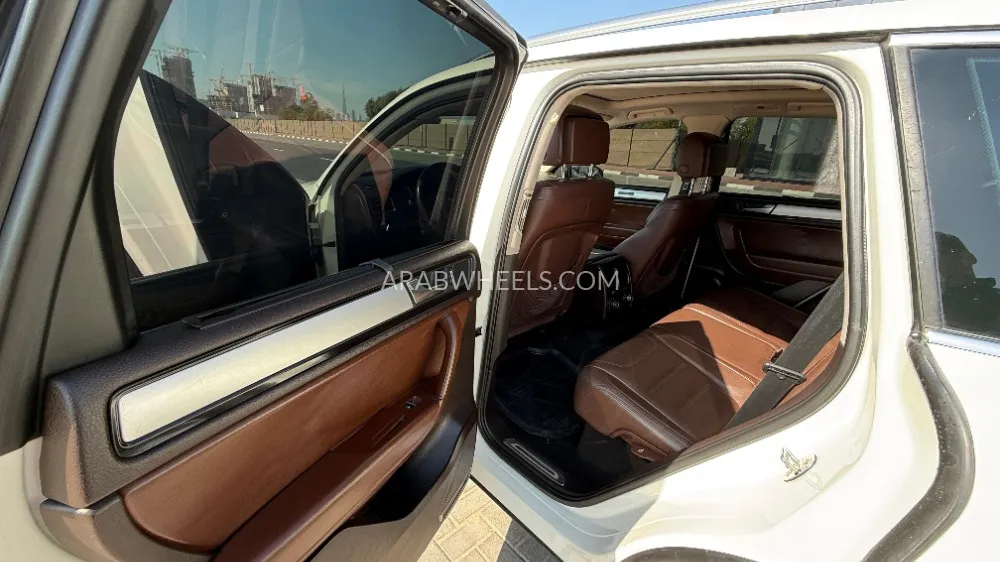 Volkswagen Touareg 2012 for Sale in Dubai Image-15