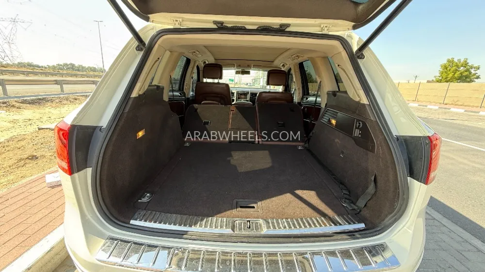 Volkswagen Touareg 2012 for Sale in Dubai Image-2