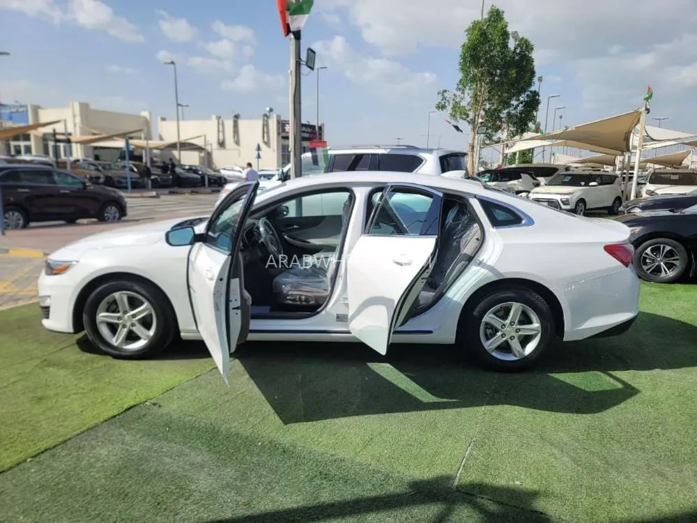 Chevrolet Malibu 2022 for Sale in Sharjah Image-10