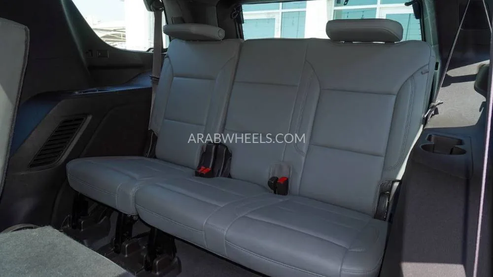 Chevrolet Tahoe 2022 for Sale in Sharjah Image-3