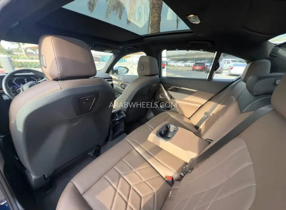 بي إم دبليو الفئة الخامسة 2024 for Sale in دبي Image-12