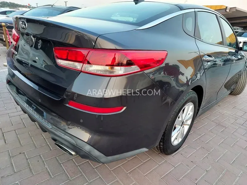 Kia Optima 2018 for Sale in Sharjah Image-8