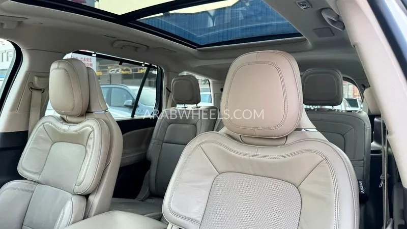 Lincoln Aviator 2023 for Sale in Dubai Image-5