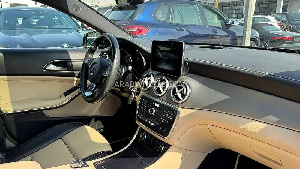 مرسيدس بنز GLA 2017 for Sale in دبي Image-9