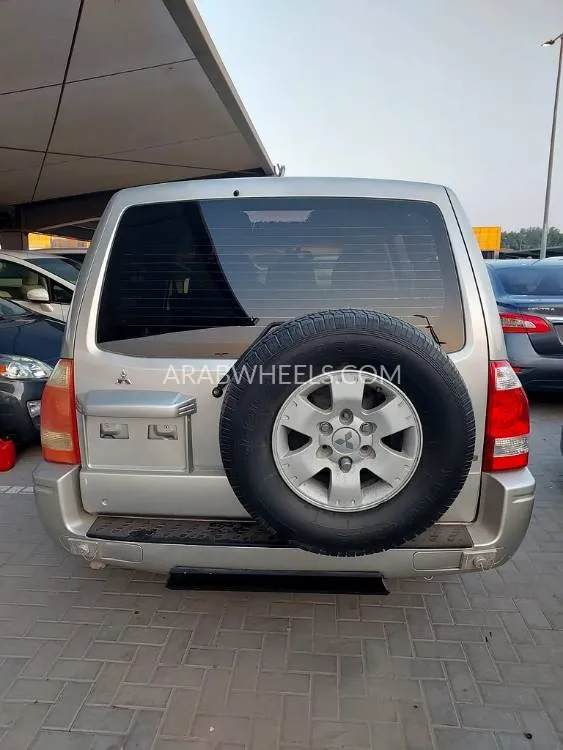 ميتسوبيشي باجيرو 2007 for Sale in الشارقة Image-8