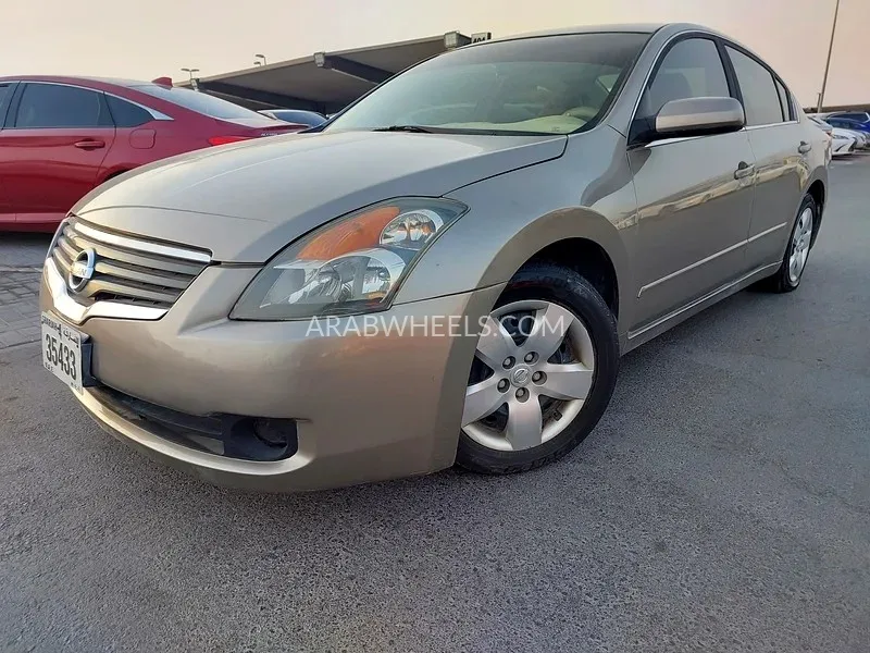 Nissan Altima 2009 for Sale in Sharjah Image-4