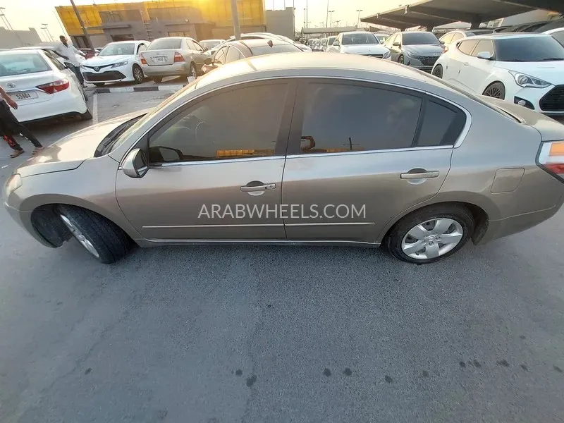 Nissan Altima 2009 for Sale in Sharjah Image-9