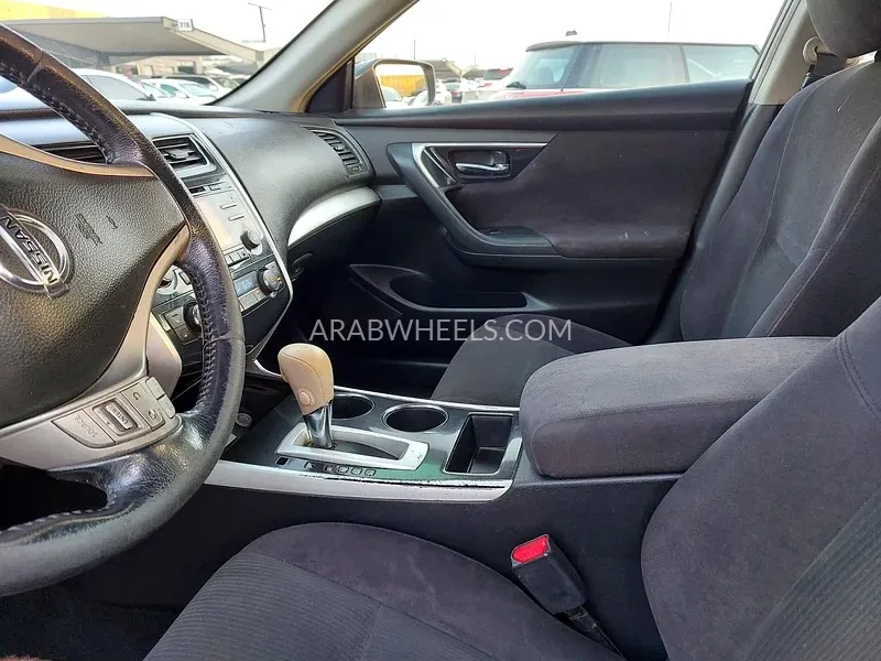 Nissan Altima 2013 for Sale in Sharjah Image-15