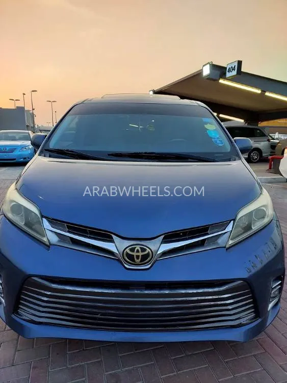 Toyota Sienna 2014 for Sale in Sharjah Image-9