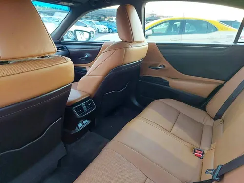 Lexus ES 2019