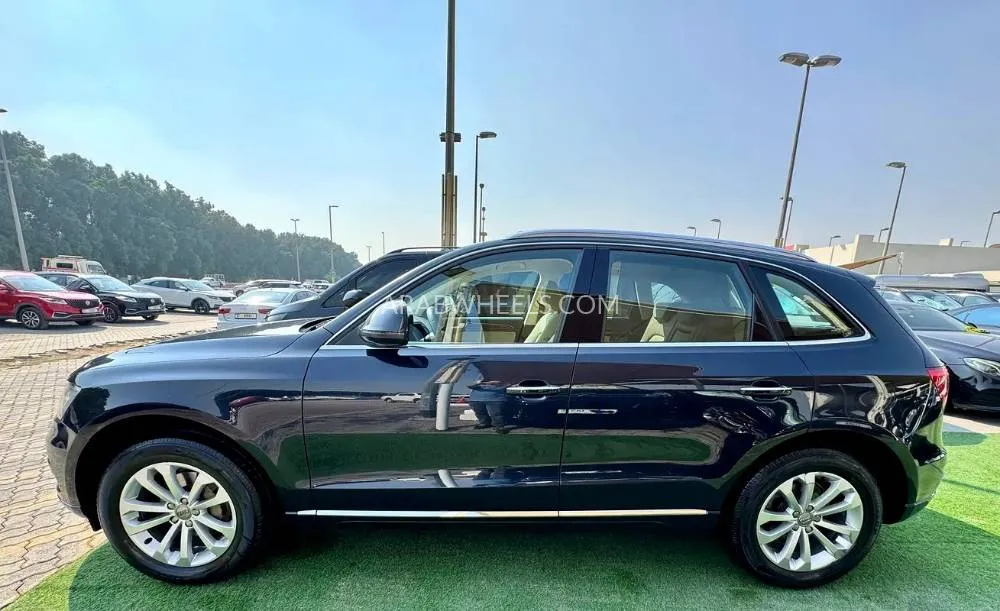 Audi Q5 2015 for Sale in Sharjah Image-2