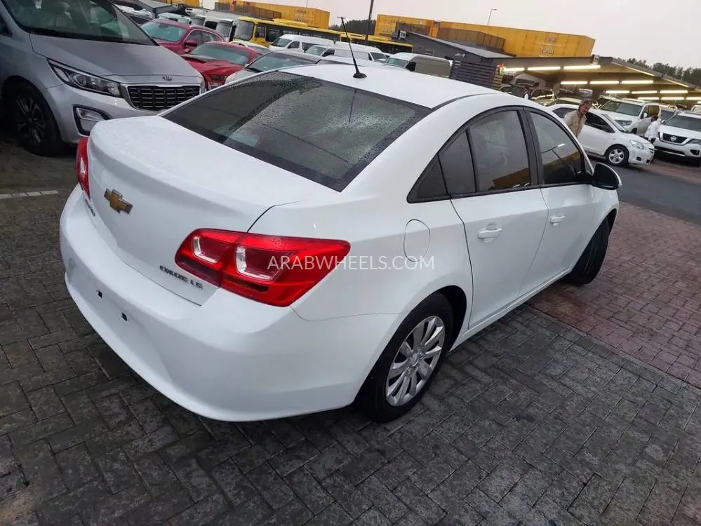 Chevrolet Cruze 2017 for Sale in Sharjah Image-14