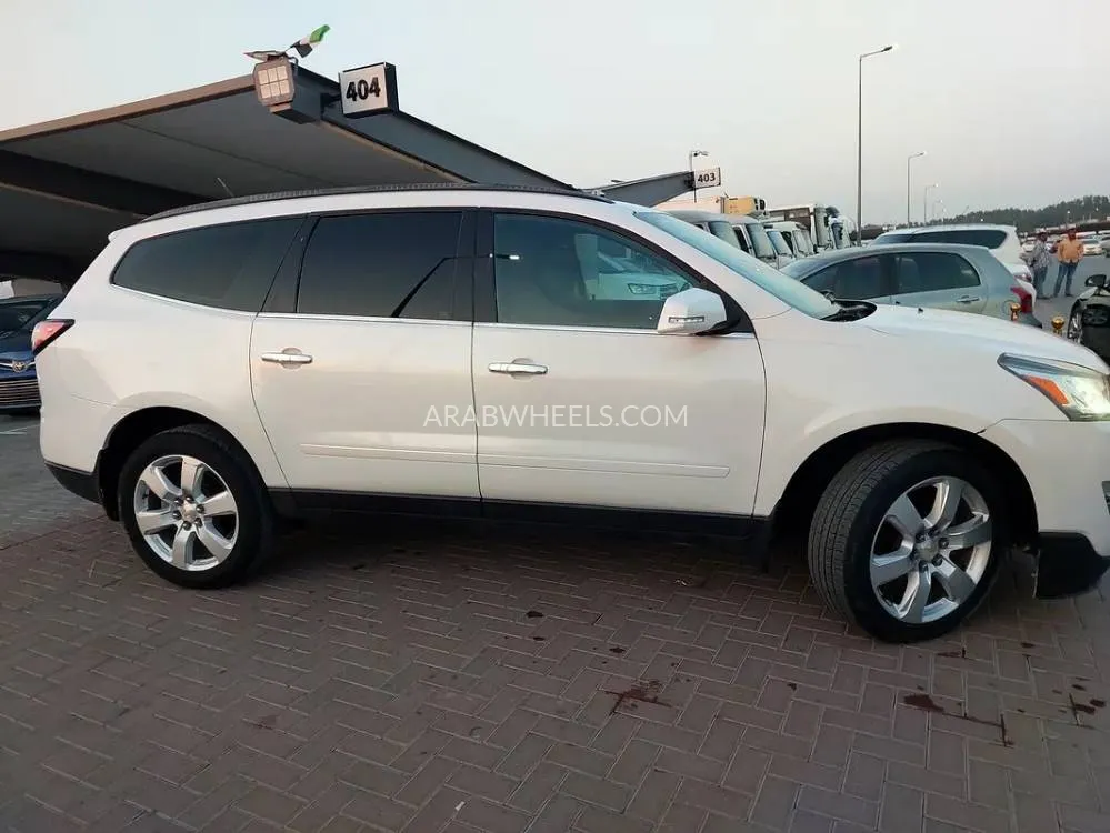 Chevrolet Traverse 2016 for Sale in Sharjah Image-11