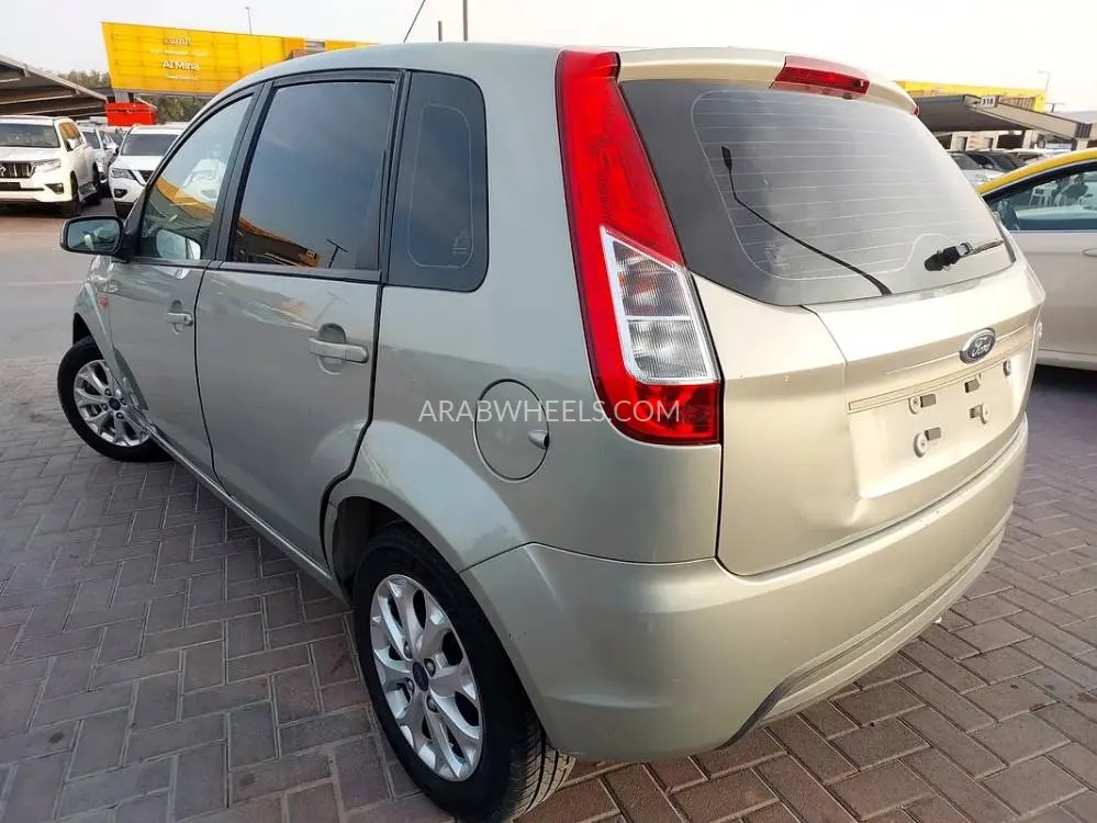 Ford Figo 2014 for Sale in Sharjah Image-10