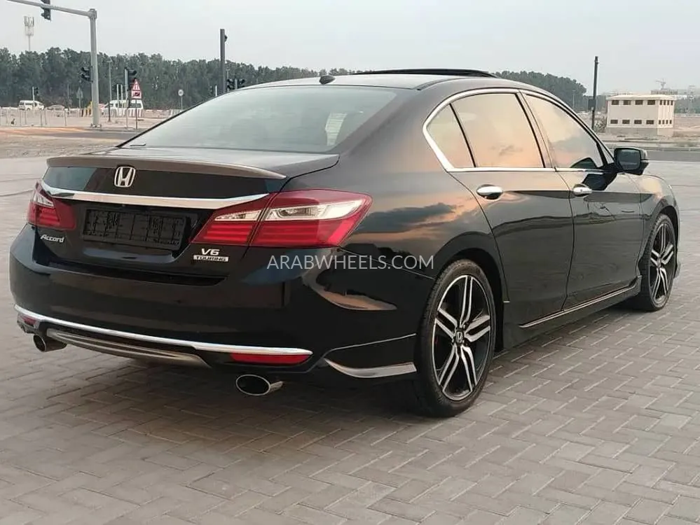 Honda Accord 2016 for Sale in Dubai Image-11